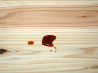 1.床に落ちた醤油の汚れ